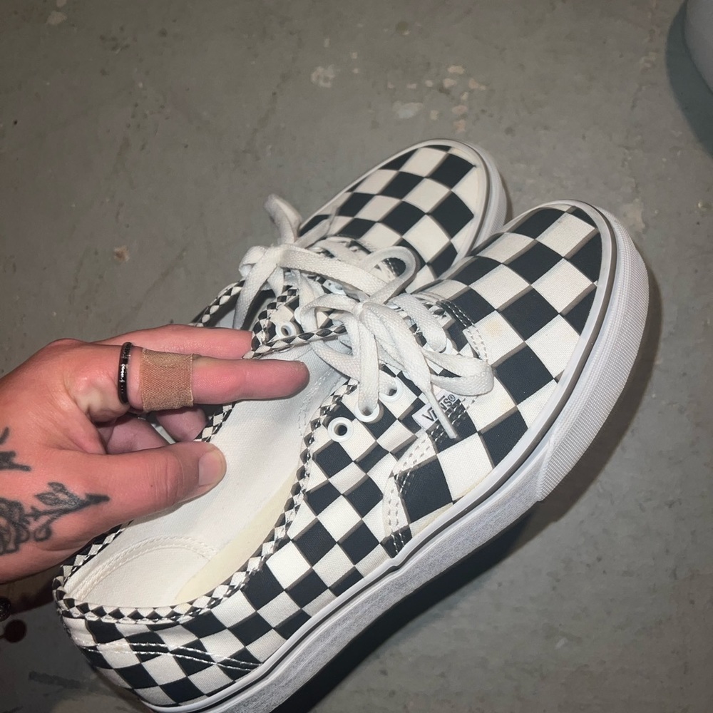 Vans checkered men’s 8.5